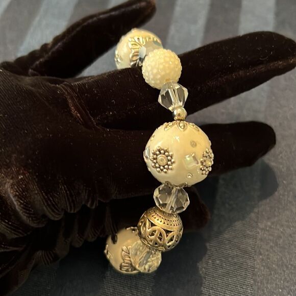 NWT Angelas Designs handmade White silver clear beaded stretch bracelet - Picture 9 of 10